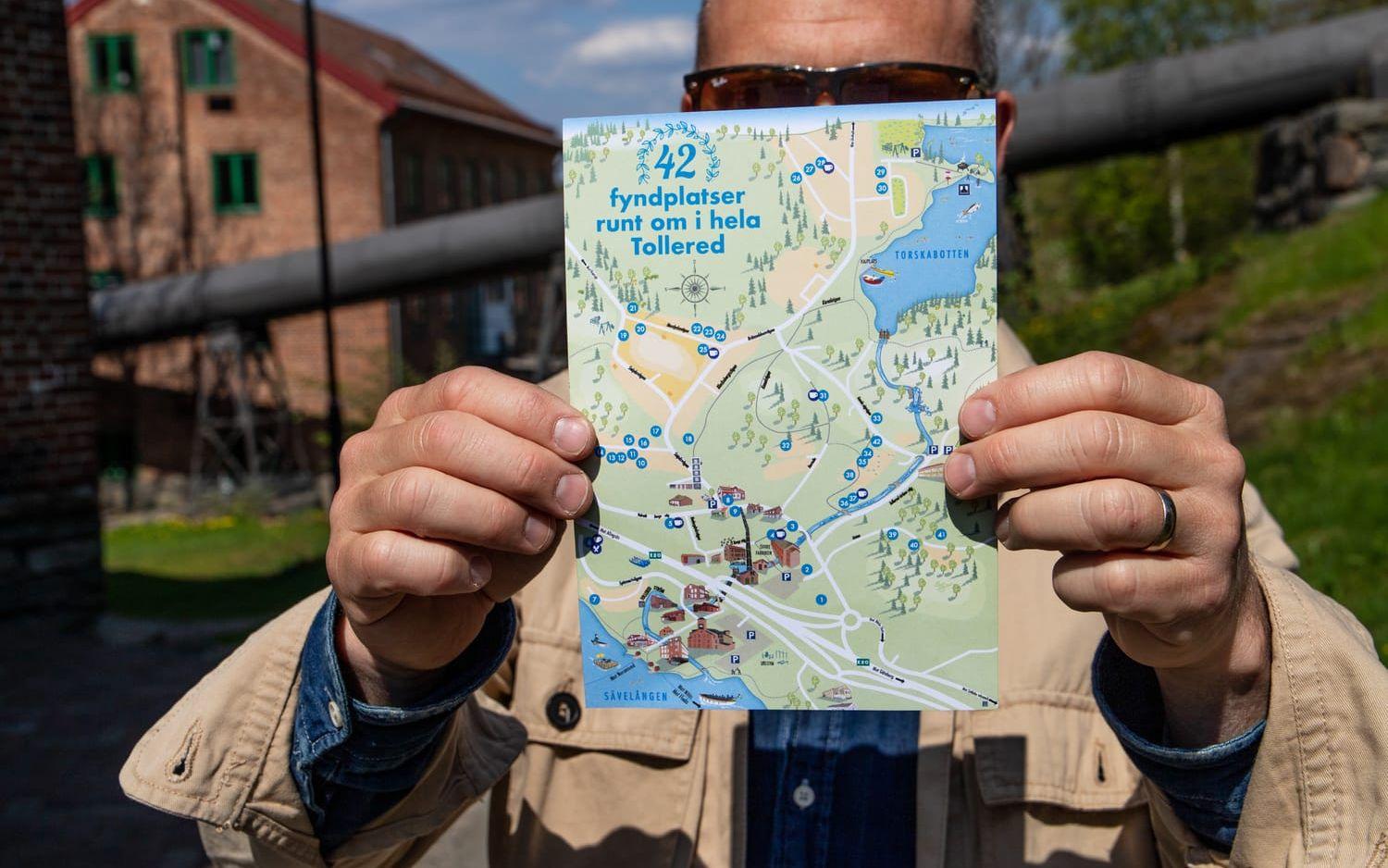 En grafisk karta med QR-kod har printats ut av Markus Eriksson. Scannar man koden kommer kartan upp i Google Maps.
